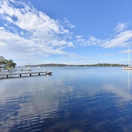 On The Waters Edge At Fishing Point Villa Eksteriør bilde