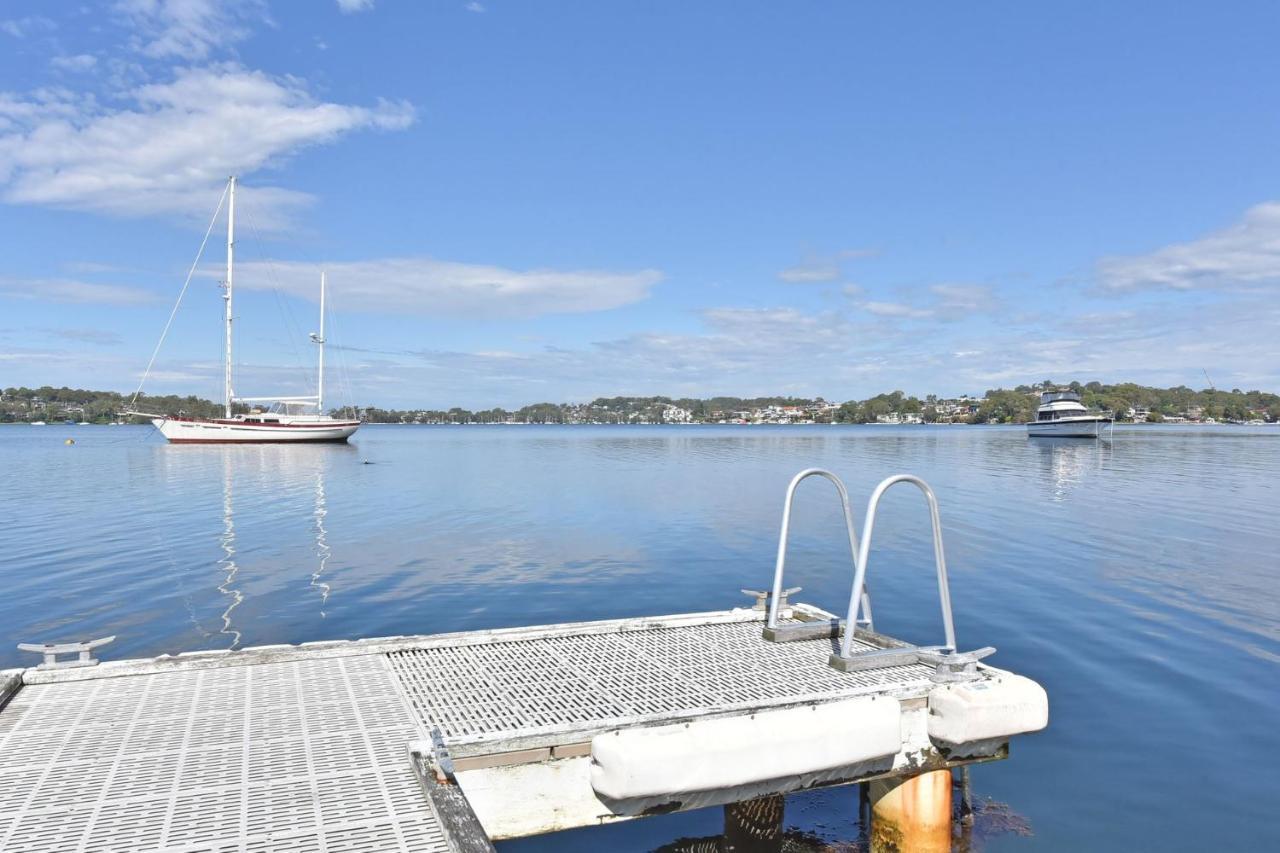 On The Waters Edge At Fishing Point Villa Eksteriør bilde