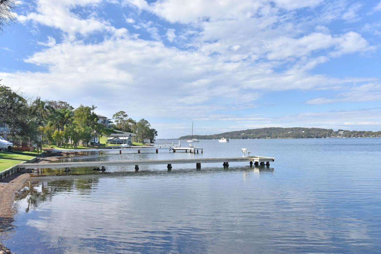 On The Waters Edge At Fishing Point Villa Eksteriør bilde