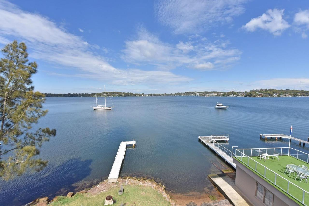 On The Waters Edge At Fishing Point Villa Eksteriør bilde